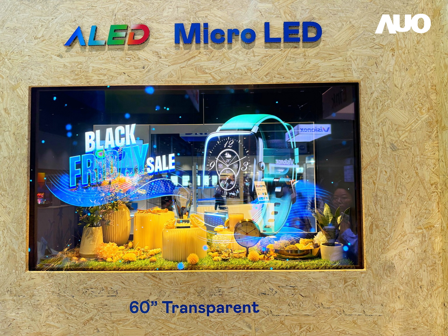 友達領先業界打造「60吋高透明度Micro LED顯示器」，具高穿透率、低繞射、高亮度、無縫拼接等優勢，展現如家庭玄關窗屏、商品展示櫥窗，或觀光運具的導覽窗屏之應用潛力，獲台灣精品標誌