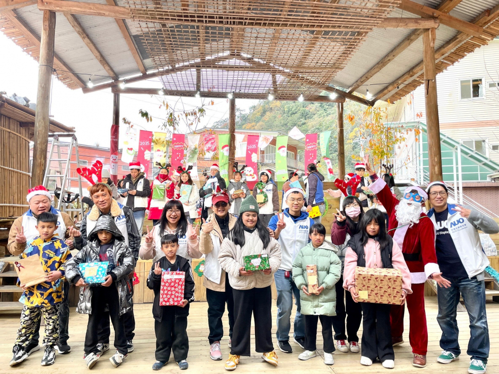 友達永續基金會號召「圓夢計畫」行動連續23年，由同仁凝聚內部愛心與資源送往偏鄉，累積為逾萬名兒童圓夢，實踐友達共創共好的永續精神。